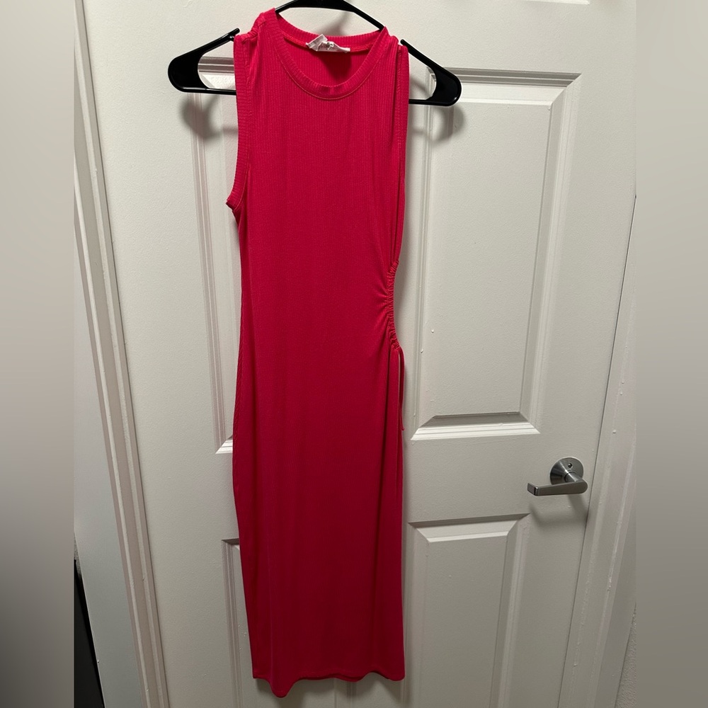 Ribbed bodycon dress with side cut out